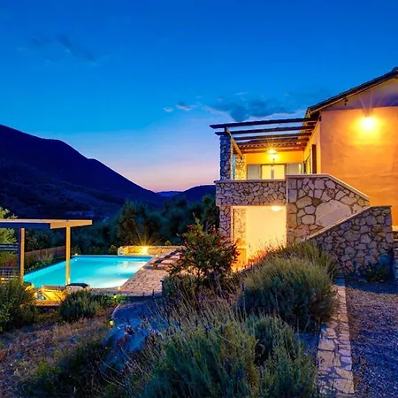 Sleeps 6 Pool Air Con Wifi T604923 *