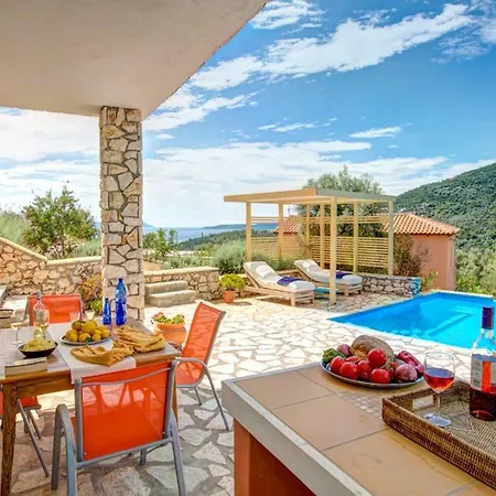 فيلة Sleeps 6 Pool Air Con Wifi T604923