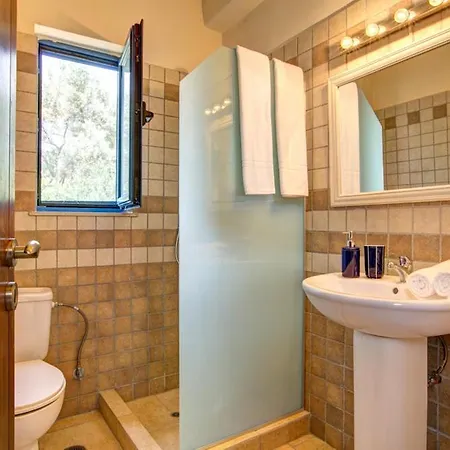 Sleeps 6 Pool Air Con Wifi T604923 سيفوتا